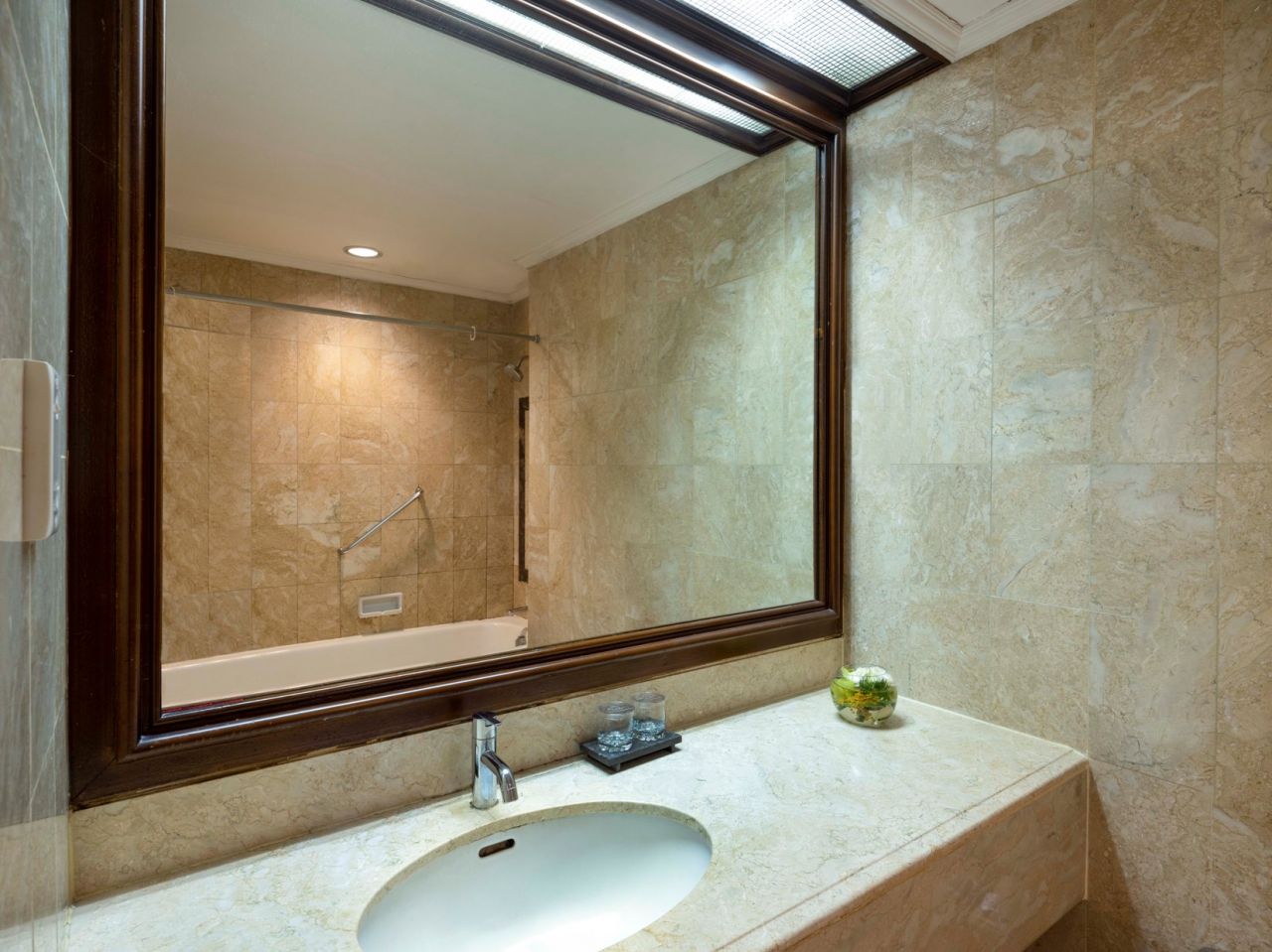 Bathroom Deluxe Room 