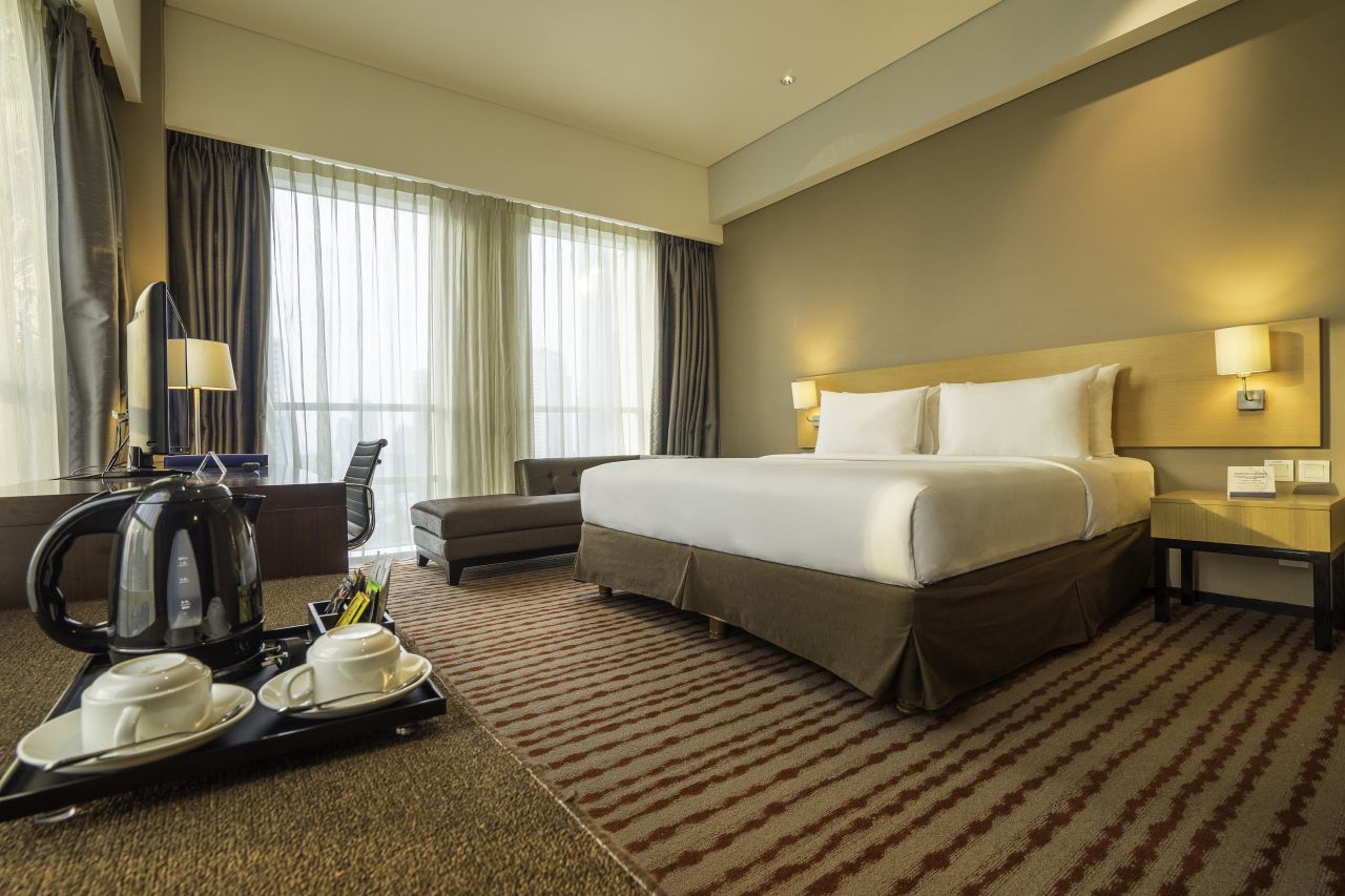 Grand Deluxe Corner - 2 windows (smoking/non smoking room available)