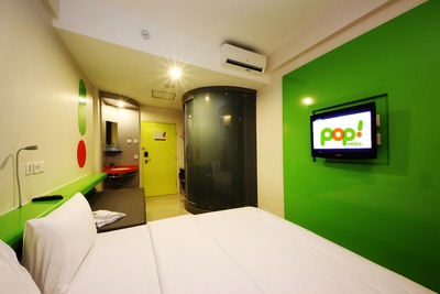 POP! Room Queen Bed