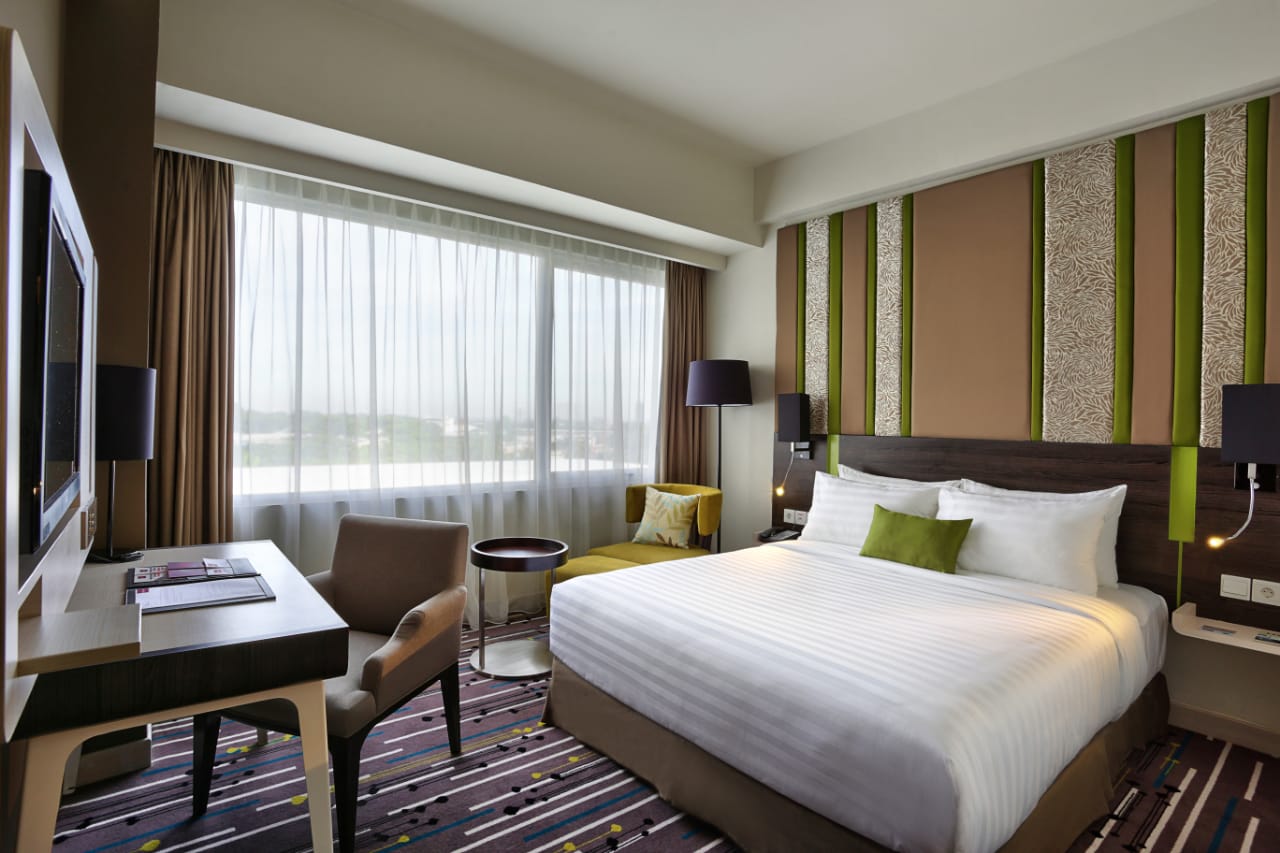 SUPERIOR QUEEN BED ROOM