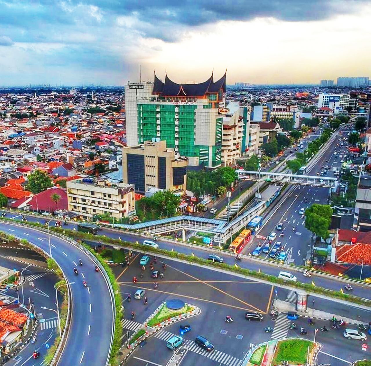 Arround Hotel Balairung Jakarta