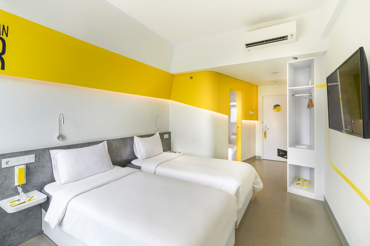 Yello Room Twin