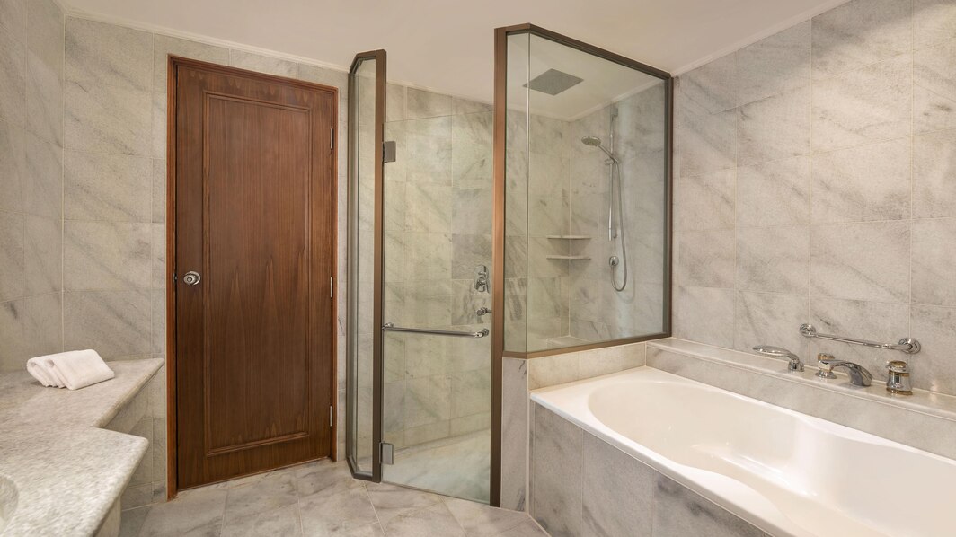Suite Bath Room