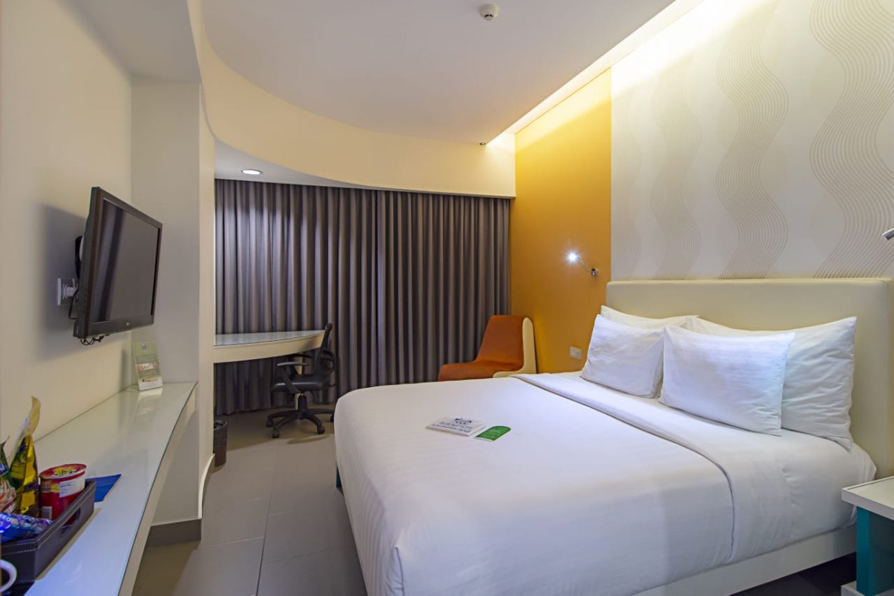 Deluxe Room King Bed