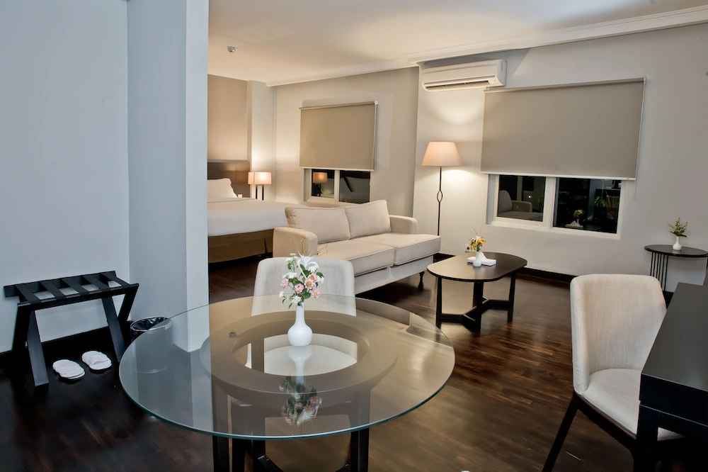 Executive Suites Room