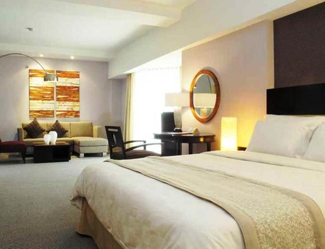 EXECUTIVE SUITE